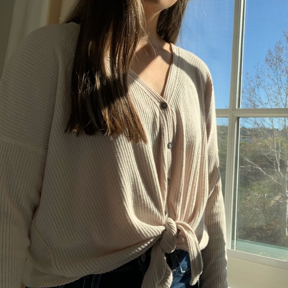 Abercrombie button up soft sweater w/ knot & v-cut
